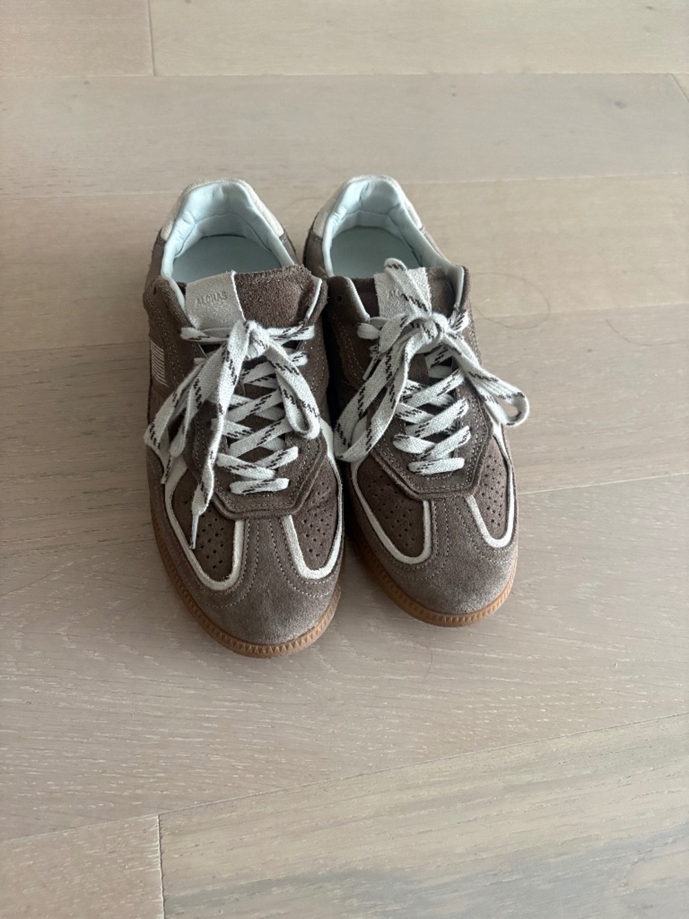 Alohas sneakers brown